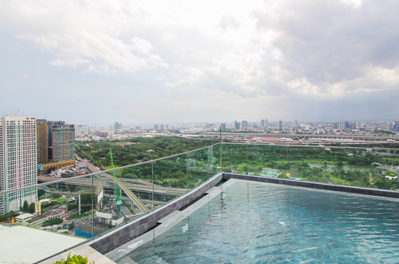 ไลฟ์ ลาดพร้าว แวลลี่ย์